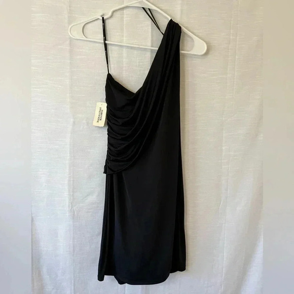 Forever 21 Black one shoulder dress - Picture 4 of 6